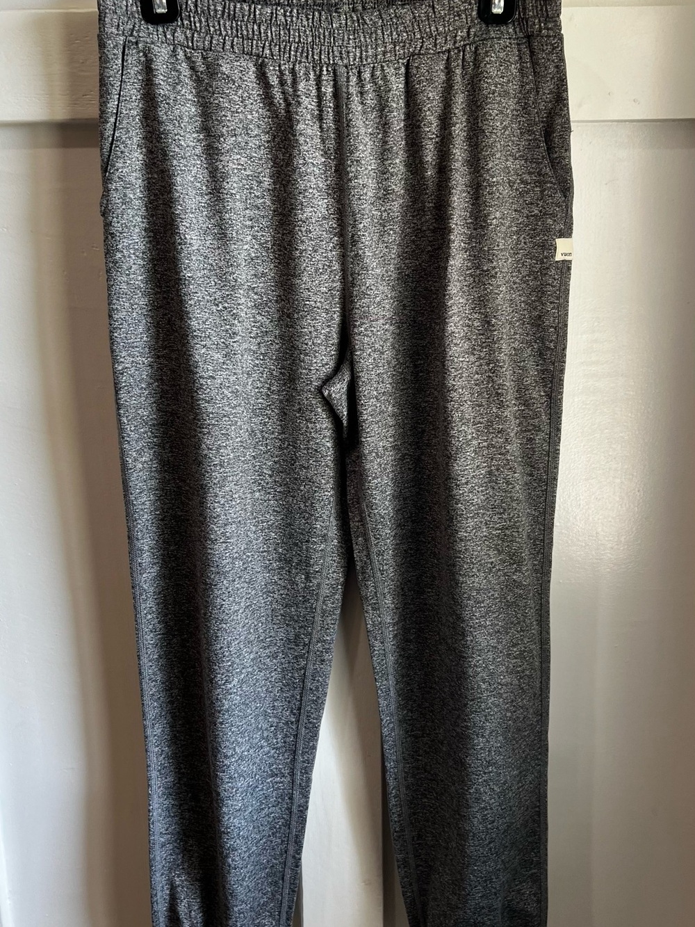 Vuori Men's Heather Grey Performance Jogger Pants